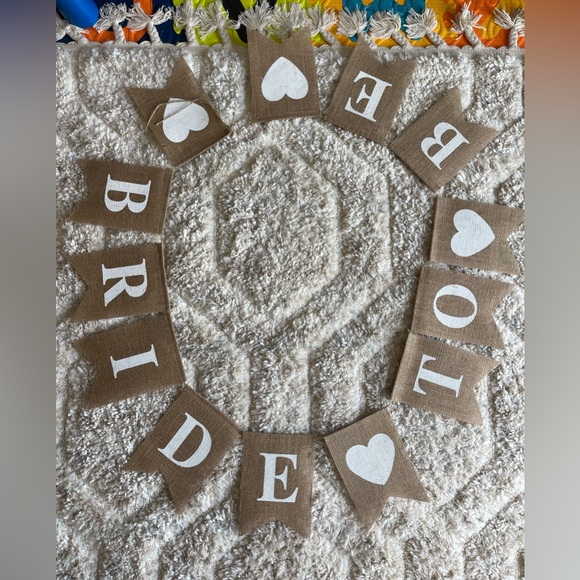 ⭐️Burlap Bride To Be Banner. Great condition Some string cut off on one side. - Picture 2 of 5